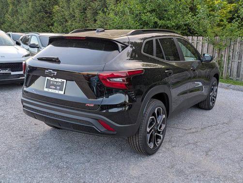 Mosaic Black Metallic 2026 Chevrolet Trax FWD 2RS