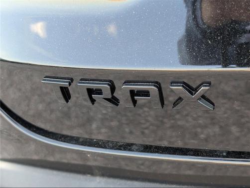 Mosaic Black Metallic 2026 Chevrolet Trax FWD 2RS