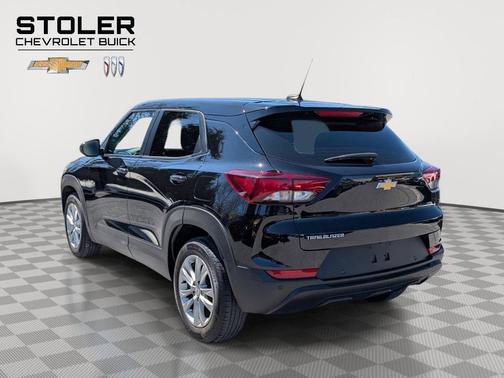 Mosaic Black Metallic 2022 Chevrolet Trailblazer LS