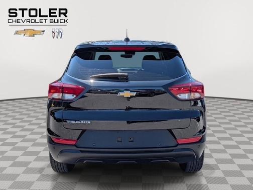 Mosaic Black Metallic 2022 Chevrolet Trailblazer LS