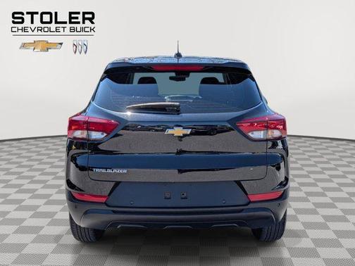 Mosaic Black Metallic 2022 Chevrolet Trailblazer LS