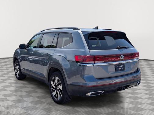 Platinum Gray Metallic 2025 Volkswagen Atlas 2.0T SE w/Technology 4MOTION