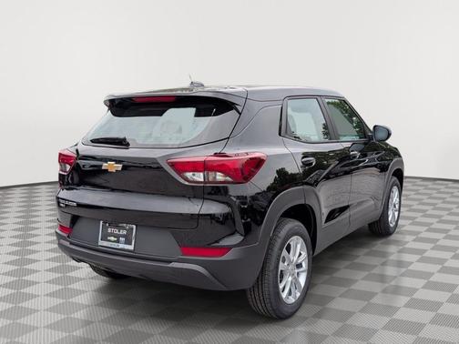 Mosaic Black Metallic 2026 Chevrolet Trailblazer LS