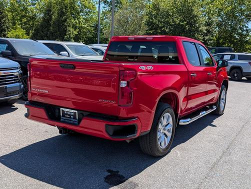 Red Hot 2022 Chevrolet Silverado 1500 Custom