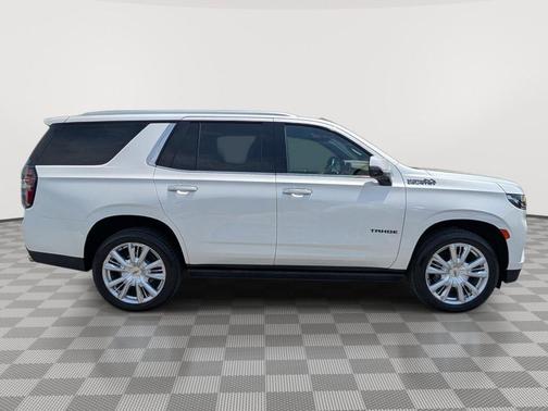 Iridescent Pearl Tricoat 2023 Chevrolet Tahoe 4WD High Country