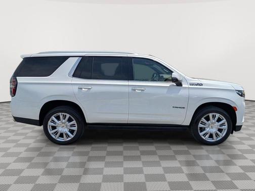 Iridescent Pearl Tricoat 2023 Chevrolet Tahoe 4WD High Country