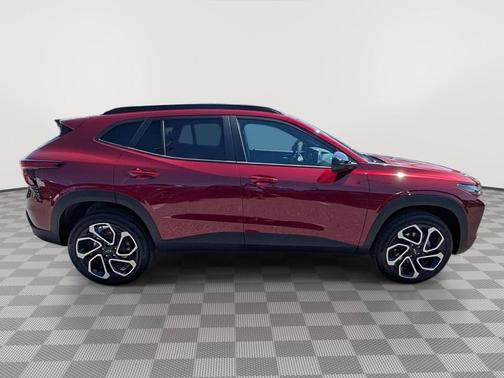 Crimson Metallic 2025 Chevrolet Trax FWD 2RS