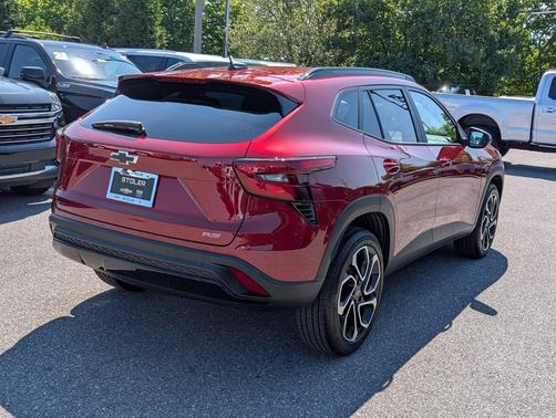 Crimson Metallic 2025 Chevrolet Trax FWD 2RS