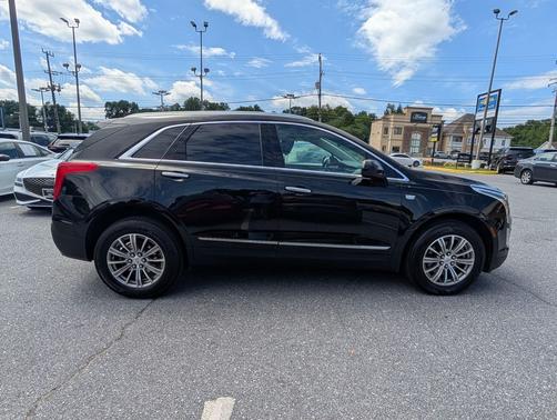 Stellar Black Metallic 2017 Cadillac XT5 Luxury