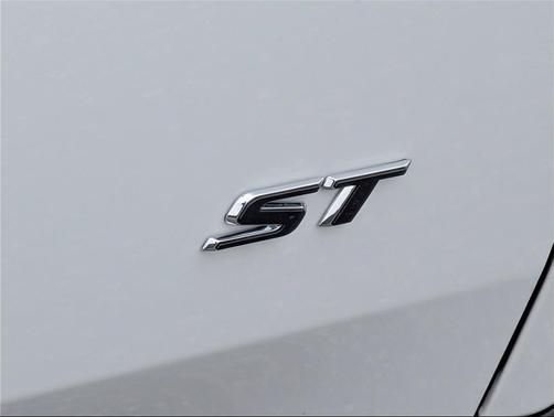 Summit White 2026 Buick Envista Sport Touring FWD