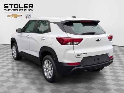 Summit White 2023 Chevrolet Trailblazer LS