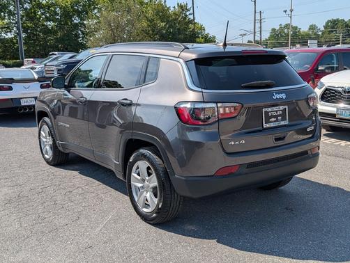 Granite Crystal Metallic Clearcoat 2022 Jeep Compass Latitude