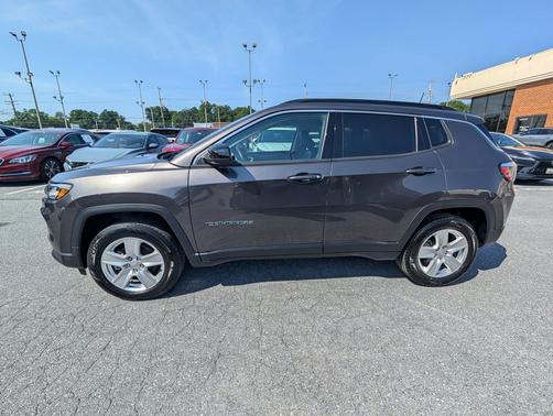 Granite Crystal Metallic Clearcoat 2022 Jeep Compass Latitude