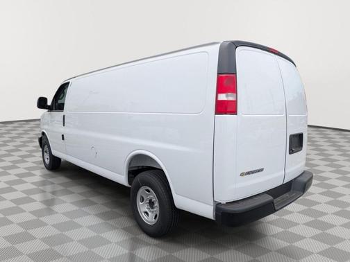 Summit White 2026 Chevrolet Express 2500 Work Van