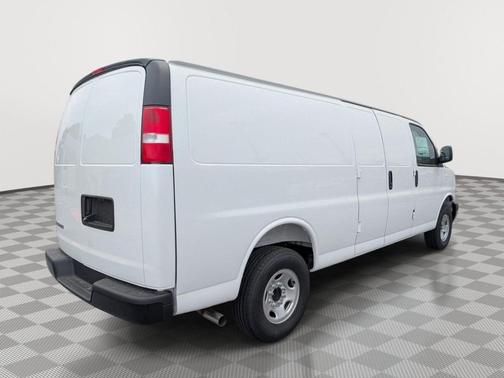 Summit White 2026 Chevrolet Express 2500 Work Van