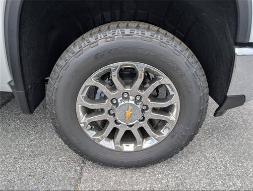 Summit White 2026 Chevrolet Silverado 3500 LTZ