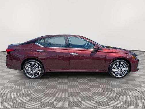 Garnet Pearl Metallic 2025 Nissan Altima SL AWD