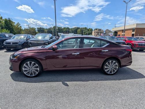 Garnet Pearl Metallic 2025 Nissan Altima SL AWD