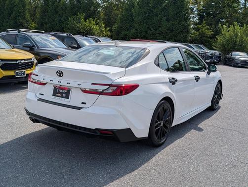 Ice Cap 2025 Toyota Camry LE