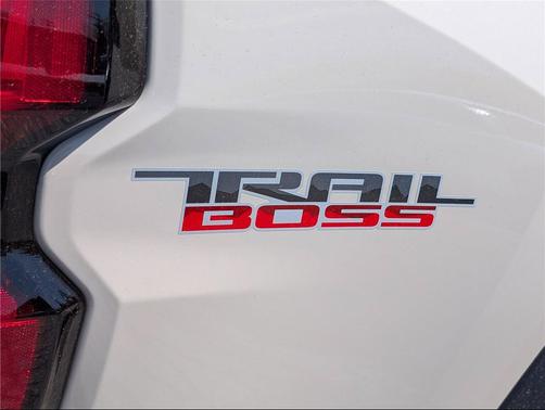 White Sands 2026 Chevrolet Colorado Trail Boss