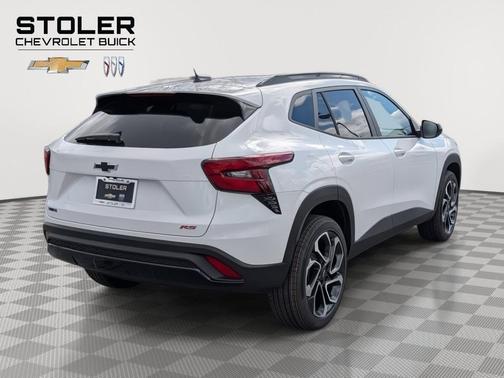 Summit White 2026 Chevrolet Trax FWD 2RS