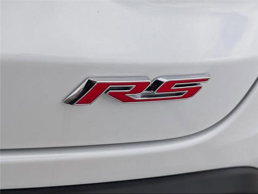 Summit White 2026 Chevrolet Trax FWD 2RS
