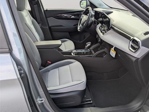 Sterling Gray Metallic 2026 Chevrolet Trailblazer LT