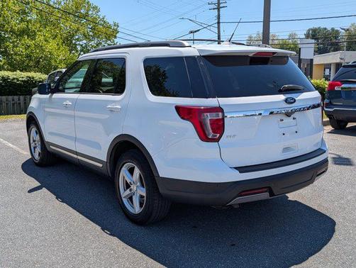 White Platinum Metallic Tri-Coat 2019 Ford Explorer XLT