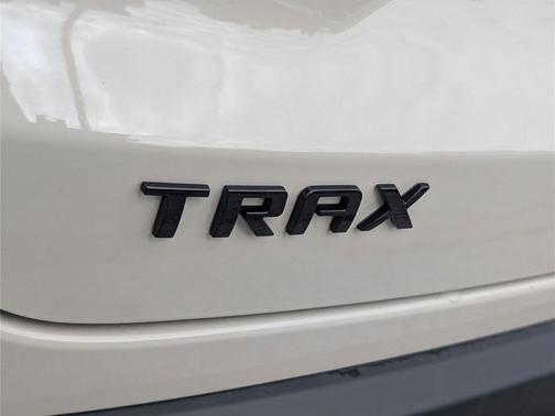 White Sands 2026 Chevrolet Trax FWD 2RS