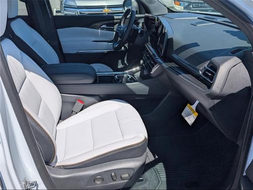 Polar White Tricoat 2026 Chevrolet Traverse High Country