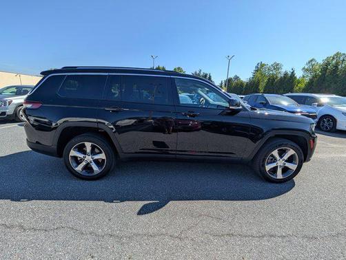Diamond Black Crystal Pearlcoat 2022 Jeep Grand Cherokee L Limited
