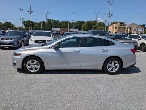Silver Ice Metallic 2020 Chevrolet Malibu 1LS