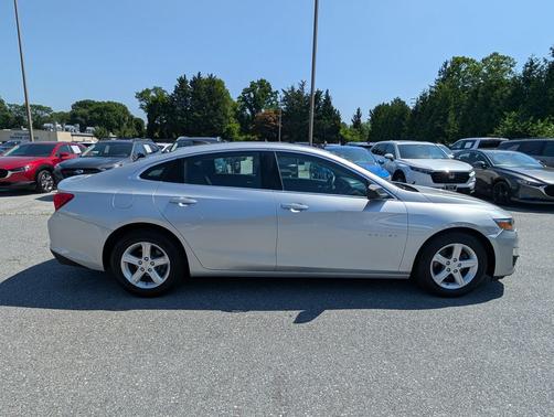 Silver Ice Metallic 2020 Chevrolet Malibu 1LS