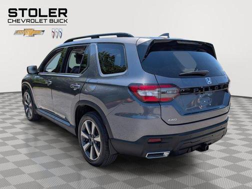 Modern Steel Metallic 2023 Honda Pilot AWD Elite