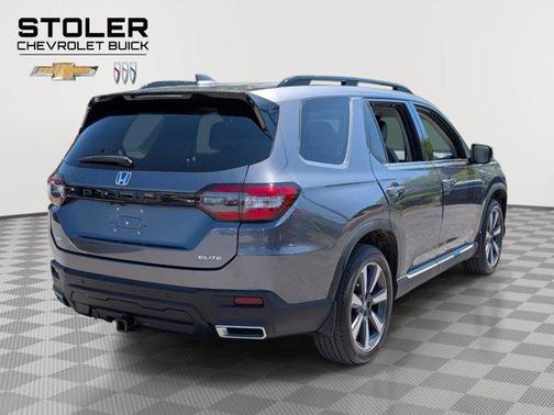 Modern Steel Metallic 2023 Honda Pilot AWD Elite