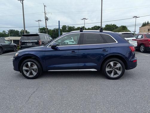 Navarra Blue Metallic 2023 Audi Q5 40 Premium