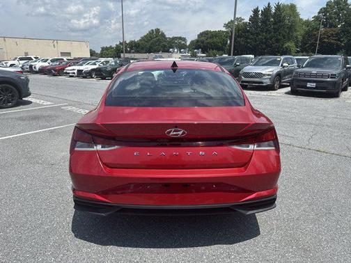 2021 Hyundai ELANTRA SEL