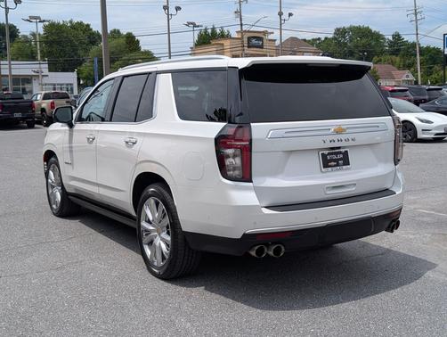 Iridescent Pearl Tricoat 2023 Chevrolet Tahoe 4WD High Country