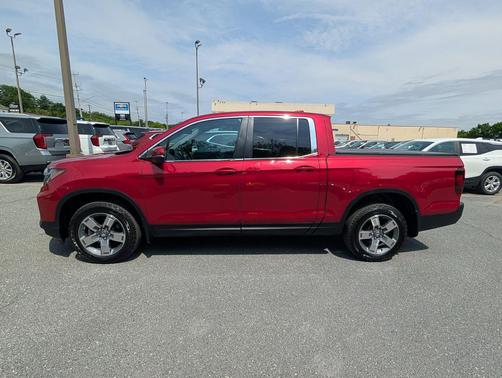 Radiant Red Metallic II 2024 Honda Ridgeline RTL