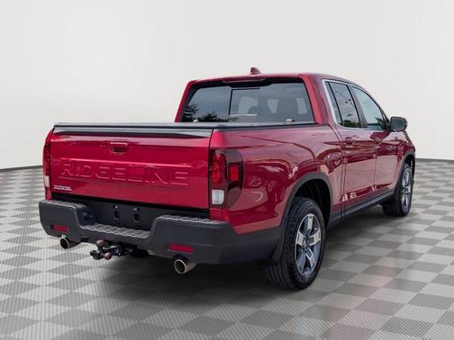 Radiant Red Metallic II 2024 Honda Ridgeline RTL