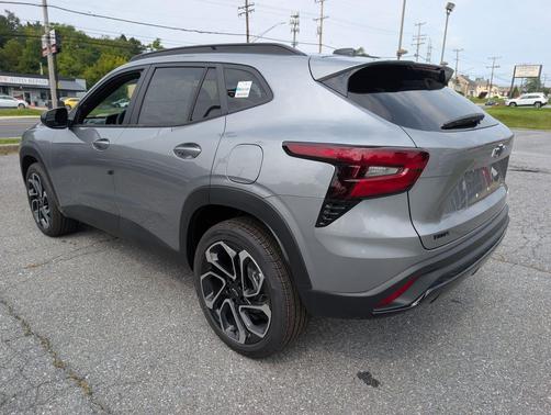 Sterling Gray Metallic 2026 Chevrolet Trax FWD 2RS
