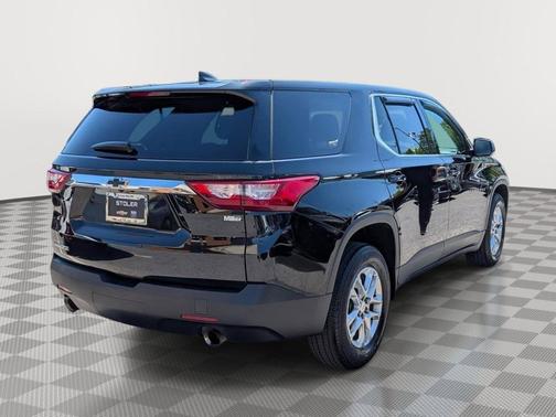Mosaic Black Metallic 2018 Chevrolet Traverse LS