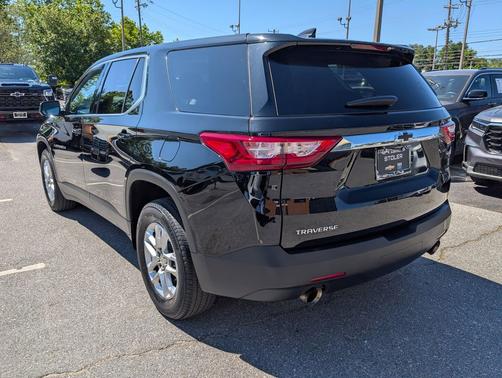Mosaic Black Metallic 2018 Chevrolet Traverse LS