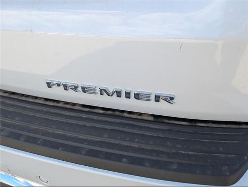 Polar White Tricoat 2026 Chevrolet Suburban Premier