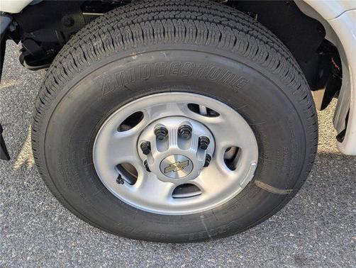 2025 Chevrolet Express 2500 RWD 2500 Extended Wheelbase WT