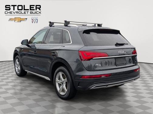 Manhattan Gray Metallic 2023 Audi Q5 40 Premium