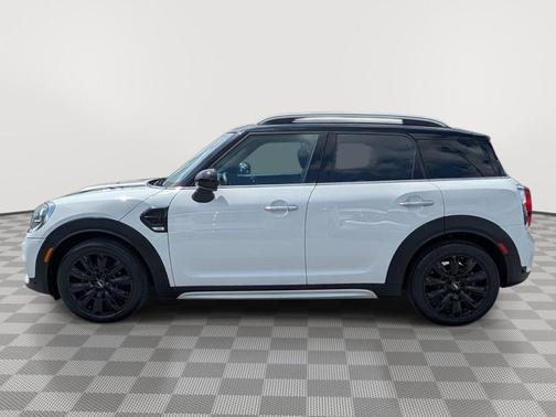 Light White 2018 MINI Countryman Cooper