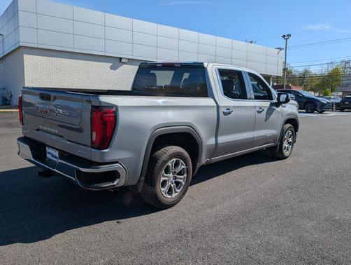 Sterling Metallic 2024 GMC Sierra 1500 SLT