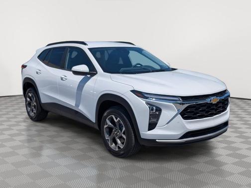 Summit White 2026 Chevrolet Trax LT