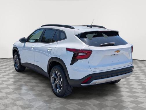Summit White 2026 Chevrolet Trax LT